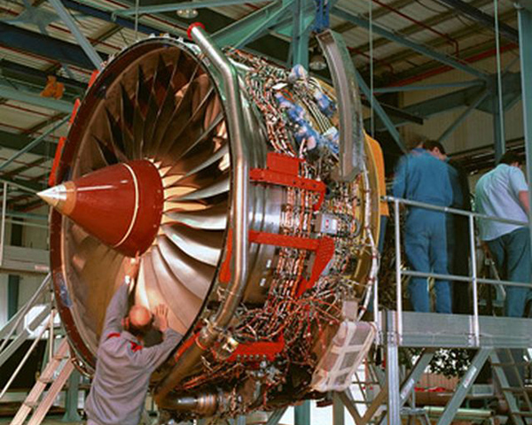 Jet engine for Beoing airbus with shot peened components