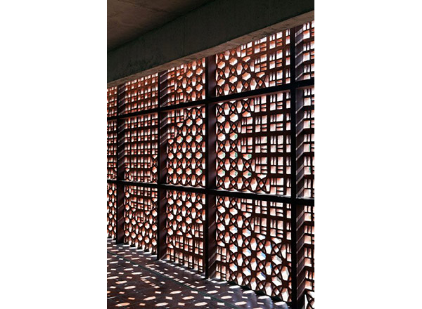 Façade screen detail. DPS kindergarten, Bangalore, Khosla Associates - Photo Shamanth Patil jr