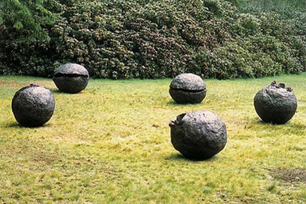 Concetto spaziale natura by Lucio Fontana 1959 - The Hoge Veluwe National Park, the Netherlands