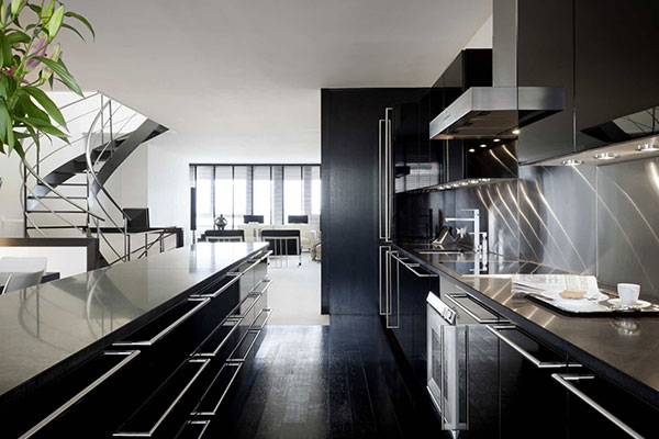 Contemporary kitchen in a Geneva apartment by Poggenpohl