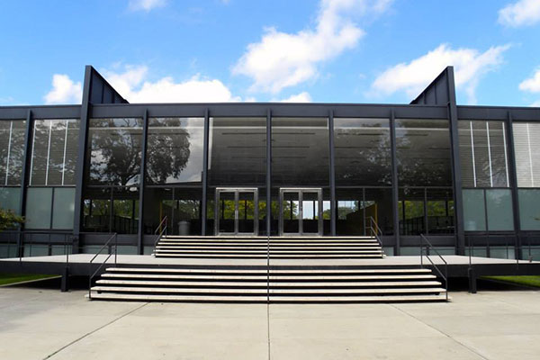 Crown Hall entrance, Mies van der Rohe, Chicago, Photo by Jason Paris, 2013