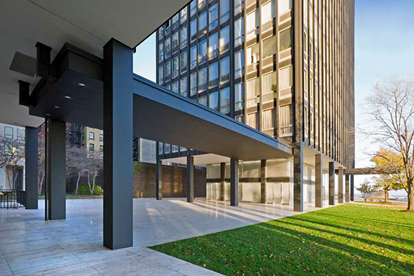 860-880 Lake Shore Drive Apartments, Chicago, Mies van der Rohe, Photo by William Zbaren, e-architect