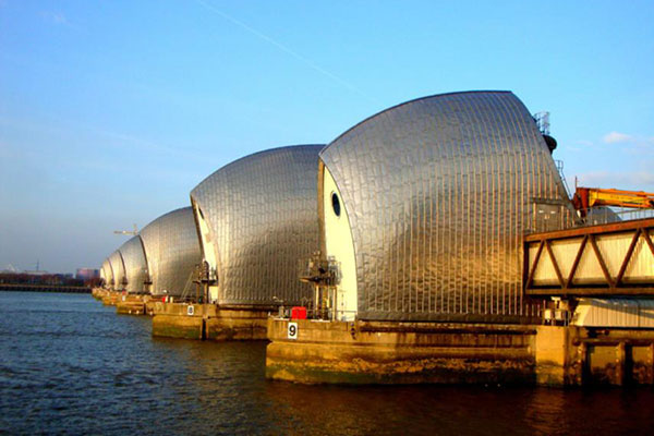 316 grade stainless steel as exterior cladding to Thames Barrier