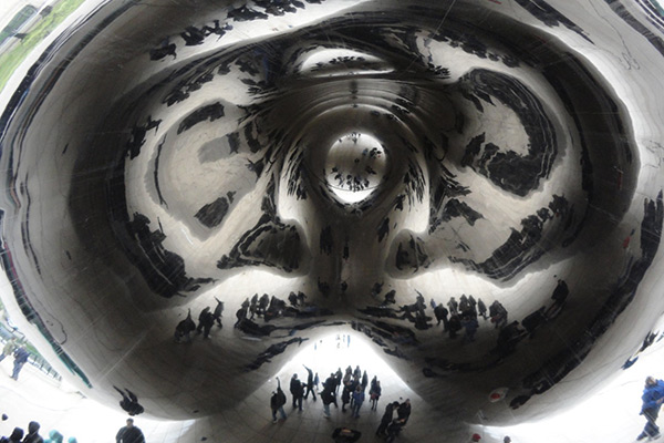Beneath looking UP. Cloud Gate, Chicago, 2011. Photography by Ana Lopes Ramos