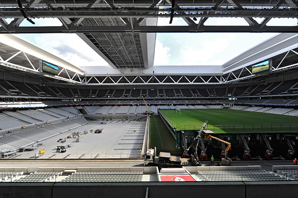 The retractable roof and pitch surface which reveals an extra underground arena, Lille Stadium