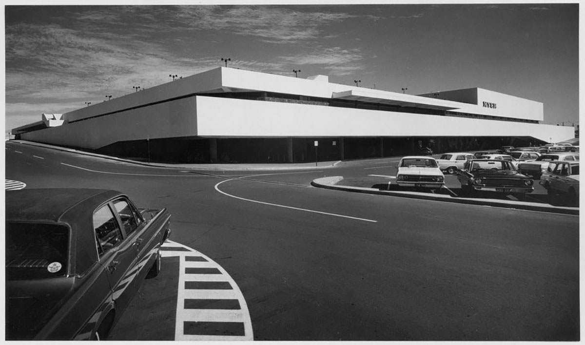 The streamlined form of the original Southland 1969 / photograph by Wolfgang Sievers / Pictures Collection, State Library Victoria H98.30/309