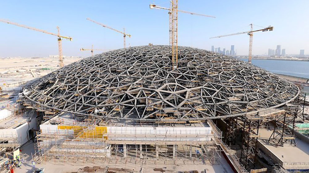 The dome of the Louvre, Abu Dhabi under construction. - Architecture by Jean Nouvel. Engineering by BuroHappold. Steel construction Waagner Biro.