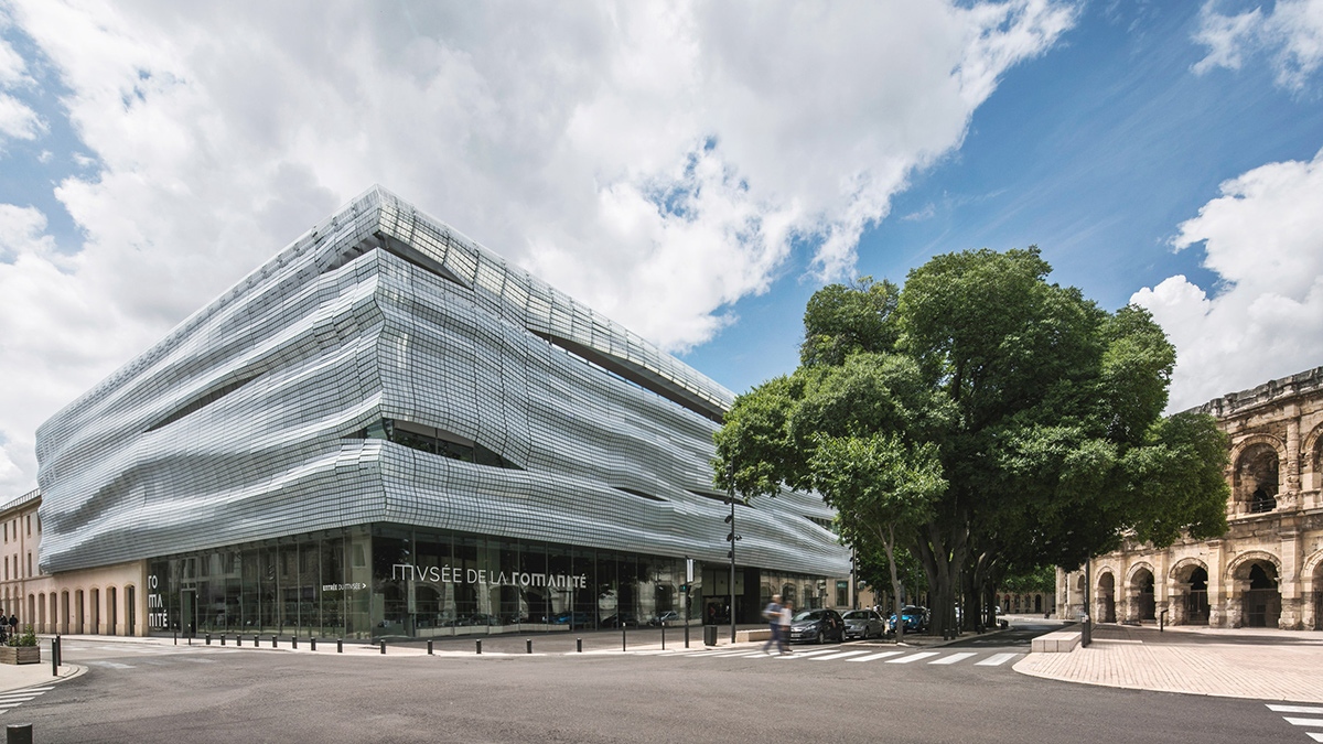 The Roman Museum in the French city of Nîmes was opened in 2018 to house the city’s Roman artefacts. Designed by architect Elizabeth de Portzamparc. Image shows main façade.