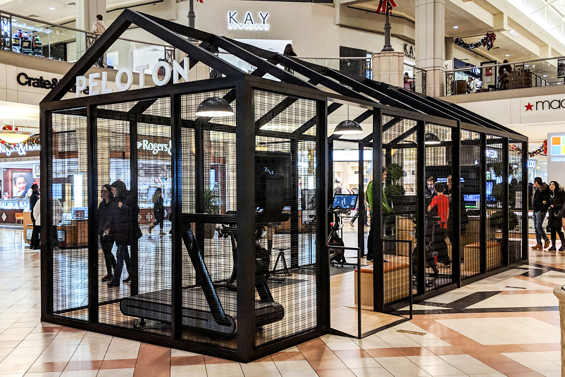 Exhibition enclosures, pop-ups, concessions and stalls