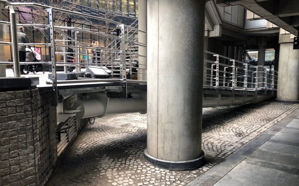 LLoyds Building, 1 Lime Street, London EC3M 7HA - Access Ramp. - Architects: Rogers Stirk Harbour and Partners